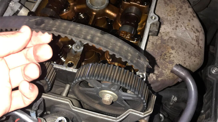 Replacing a broken or worn out timing belt