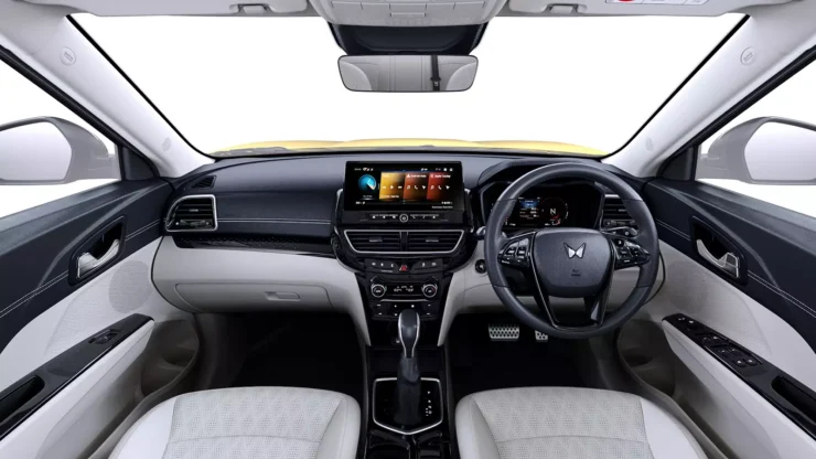 Mahindra XUV3XO interior